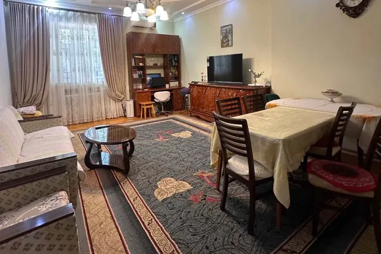 Сотувда 2 хонали квартира, 60 м²
