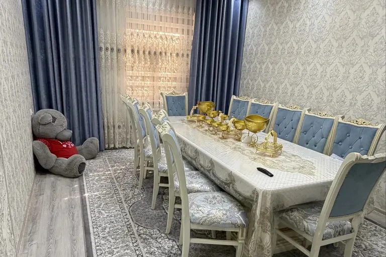 В продаже дом, 200 м², 1 этаж, 6 сот.
