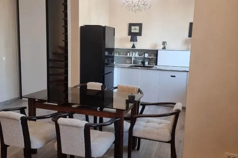 В продаже 4-комн. квартира, 136 м²