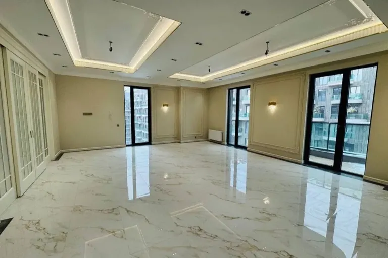 В продаже 4-комн. квартира, 181 м²