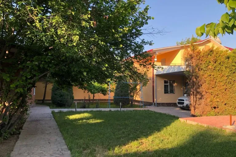 В продаже дом, 100 м², 2 этажа, 8 сот.