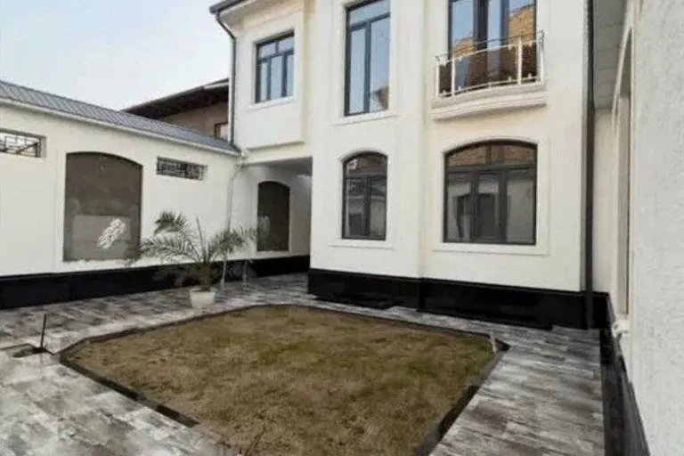 В продаже дом, 200 м², 2 этажа, 2 сот.