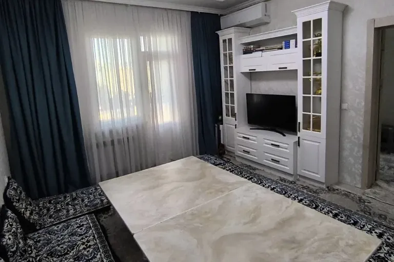 В продаже 2-комн. квартира, 65 м²