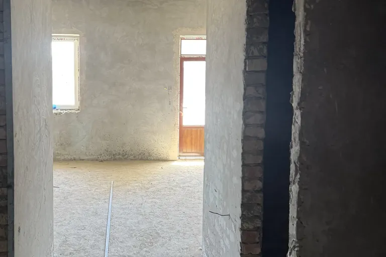 Сотувда 1 хонали квартира, 43 м²