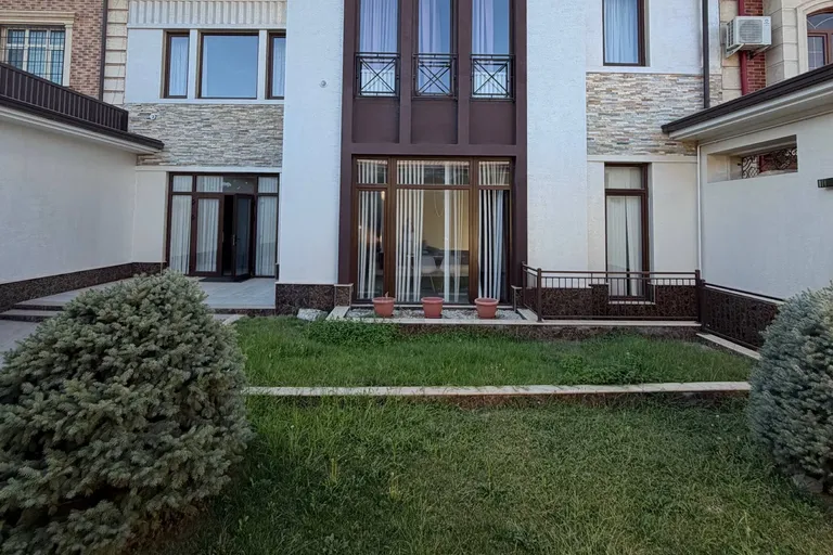 В продаже дом, 480 м², 2 этажа, 4 сот.