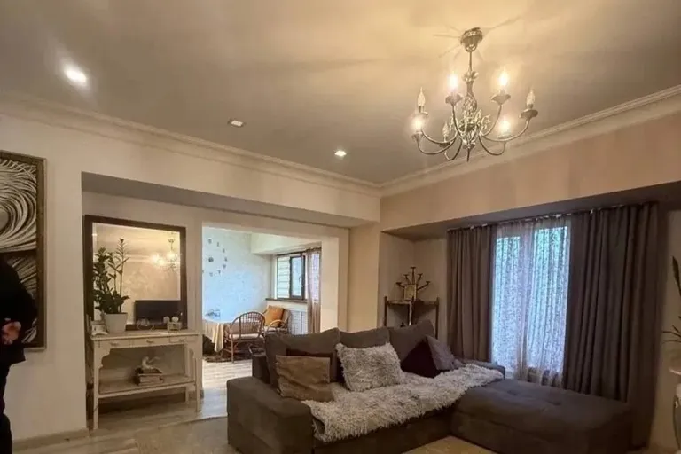 Сотувда 3 хонали квартира, 104 м²