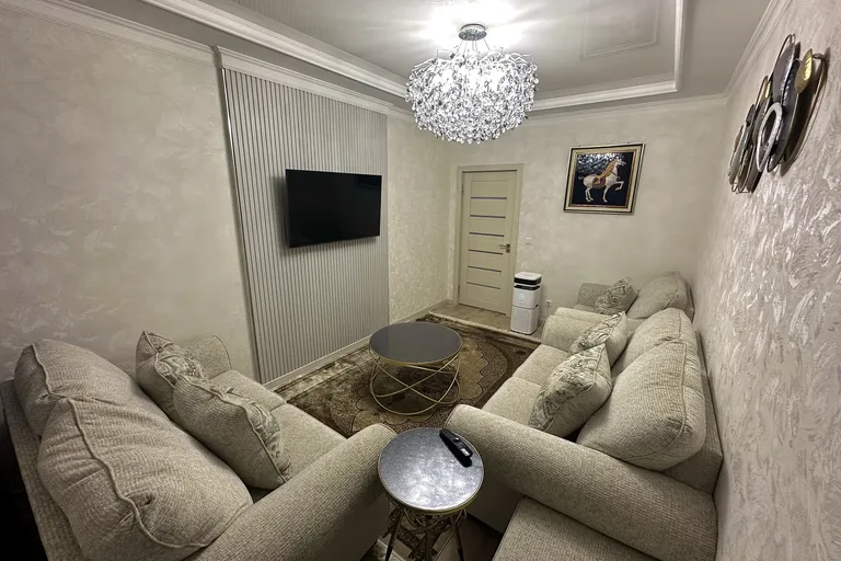 Сотувда 3 хонали квартира, 70 м²