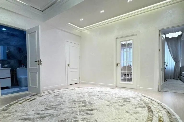 Сотувда 3 хонали квартира, 96 м²