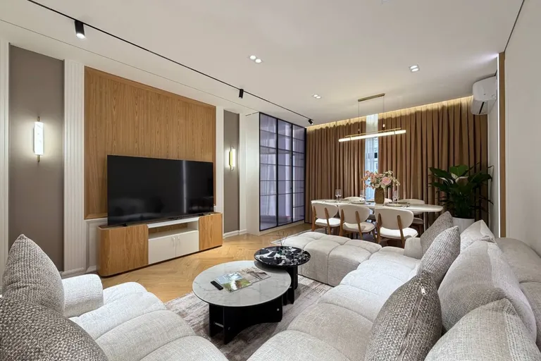 Сотувда 4 хонали квартира, 135 м²