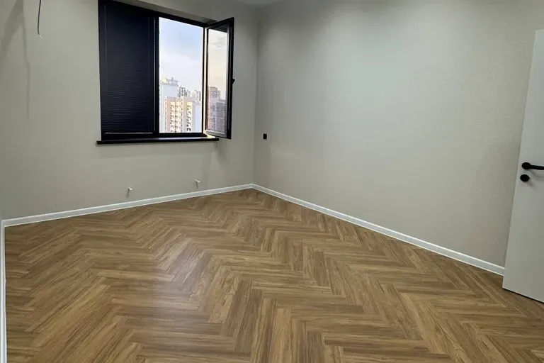 Сотувда 3 хонали квартира, 65 м²
