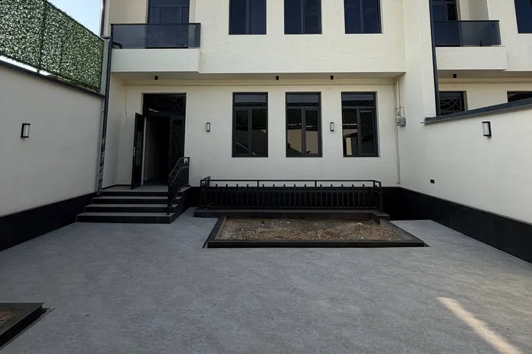 В продаже дом, 400 м², 3 этажа, 4 сот.