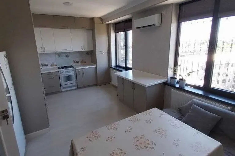 В продаже 1-комн. квартира, 55 м²