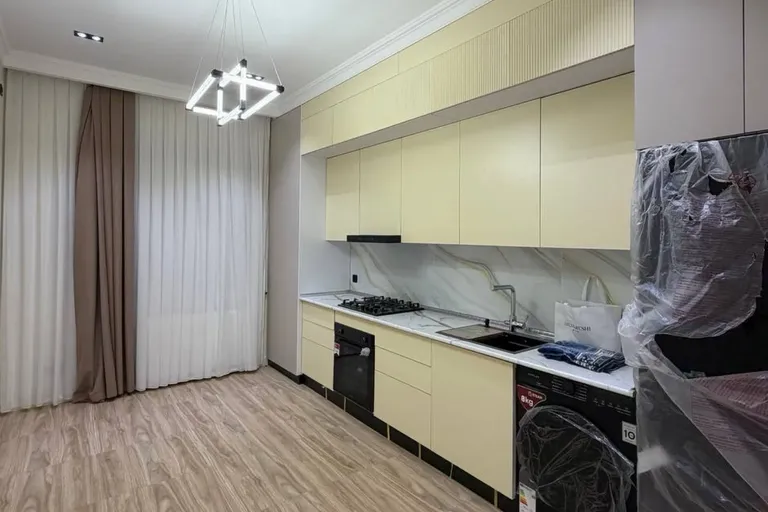 Сотувда 2 хонали квартира, 65 м²