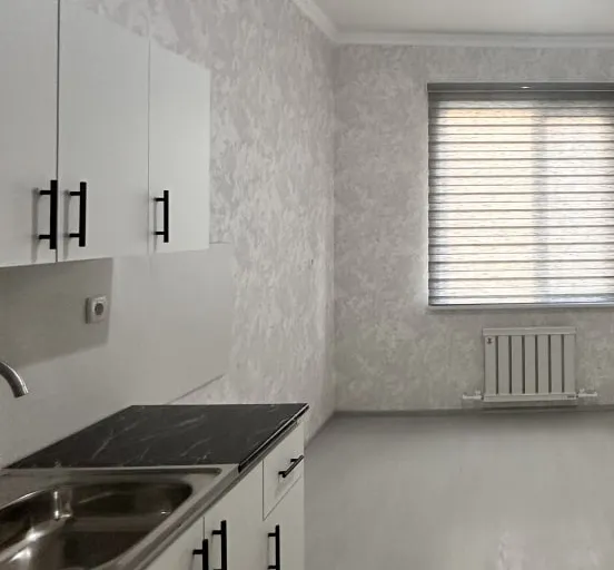 В продаже 1-комн. квартира, 42 м²