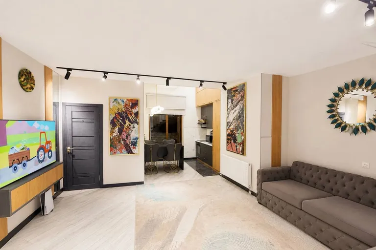В продаже 3-комн. квартира, 94 м²