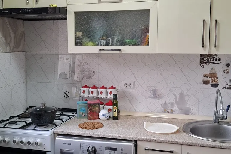 Сотувда 3 хонали квартира, 62 м²