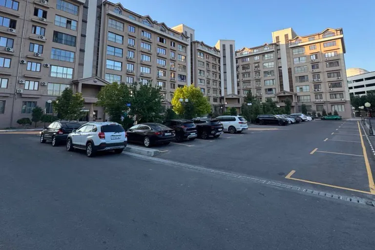 В продаже 3-комн. квартира, 140 м²