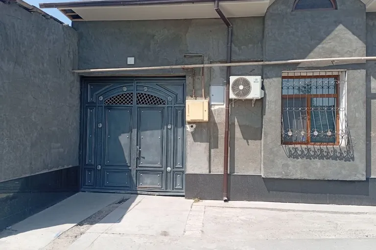 В продаже дом, 300 м², 1 этаж, 7 сот.
