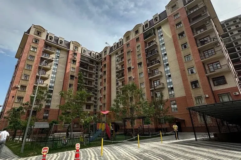 Сотувда 3 хонали квартира, 113 м²