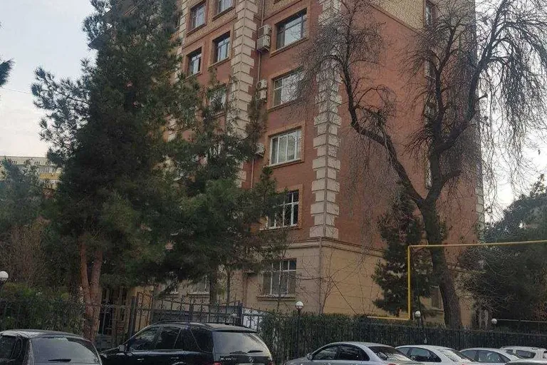 В продаже 4-комн. квартира, 180 м²