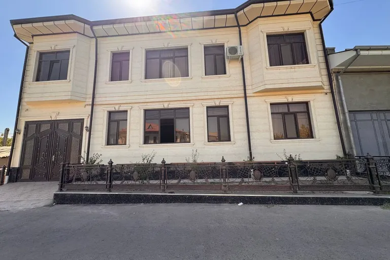 В продаже дом, 365 м², 2 этажа, 6 сот.