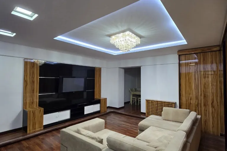 В продаже 4-комн. квартира, 90 м²