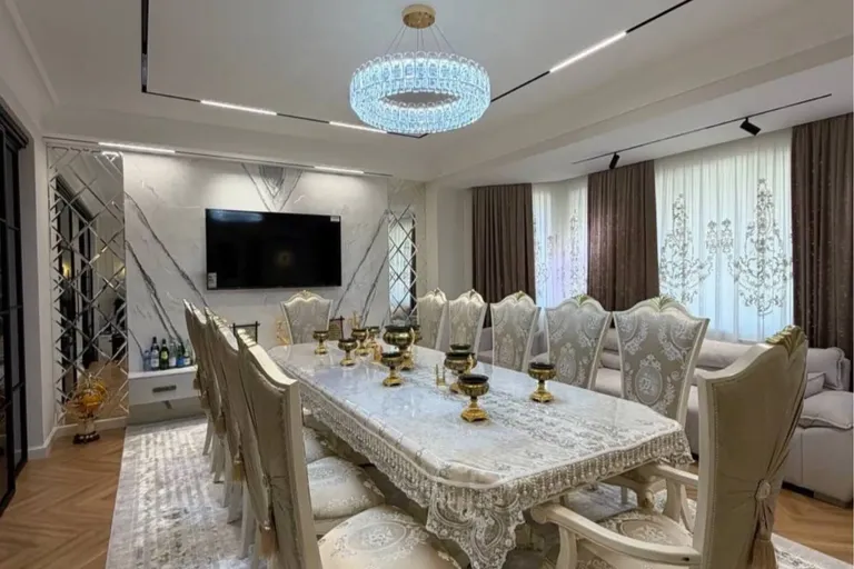 В продаже 4-комн. квартира, 190 м²