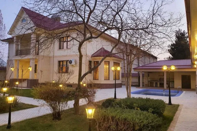Сотувда уй, 524 м², 2 қаватли, 10 сот.