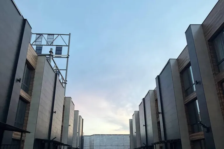 В продаже дом, 237 м², 3 этажа, 0,75 сот.