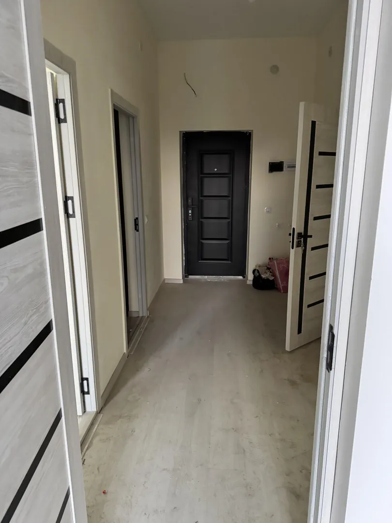 Сотувда 3 хонали квартира, 64 м²