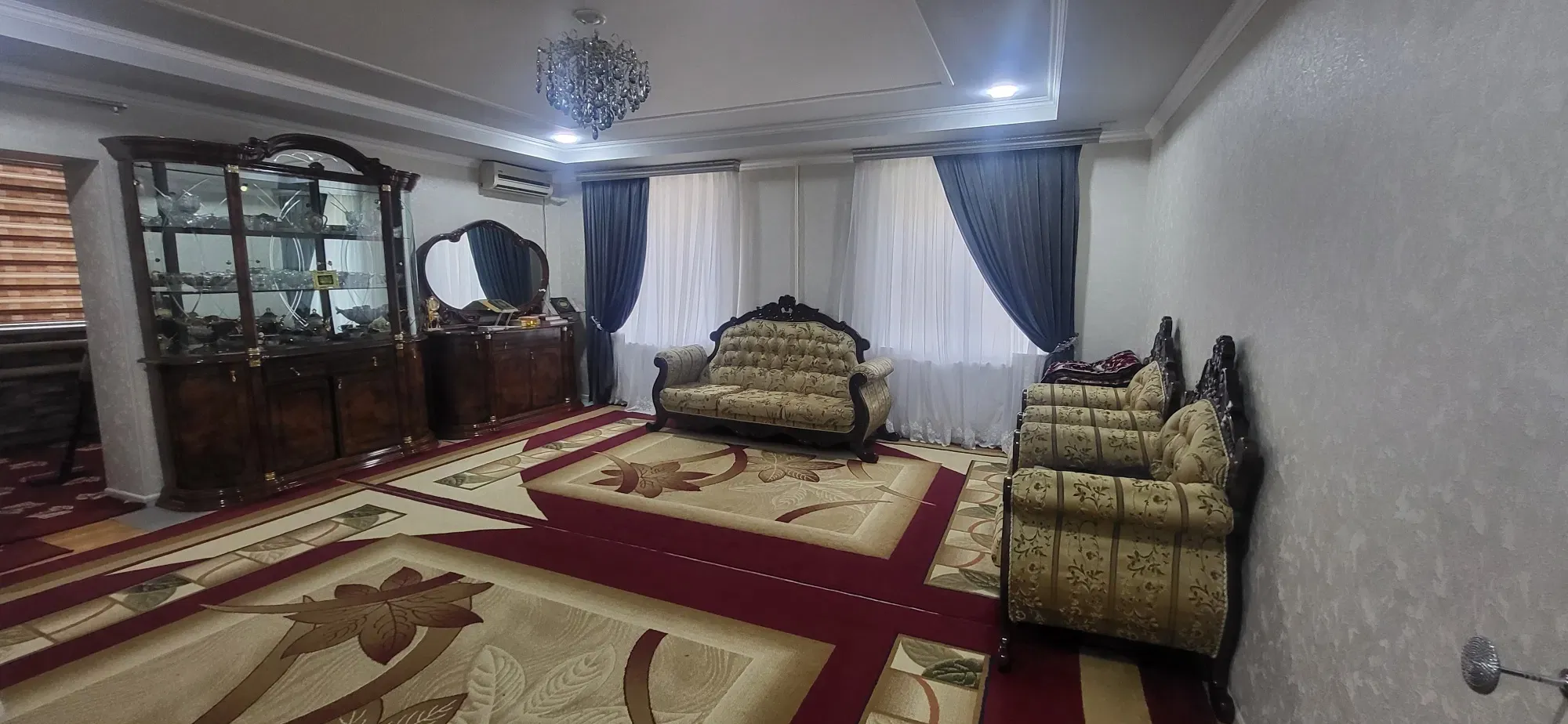 Сотувда 3 хонали квартира, 128 м²
