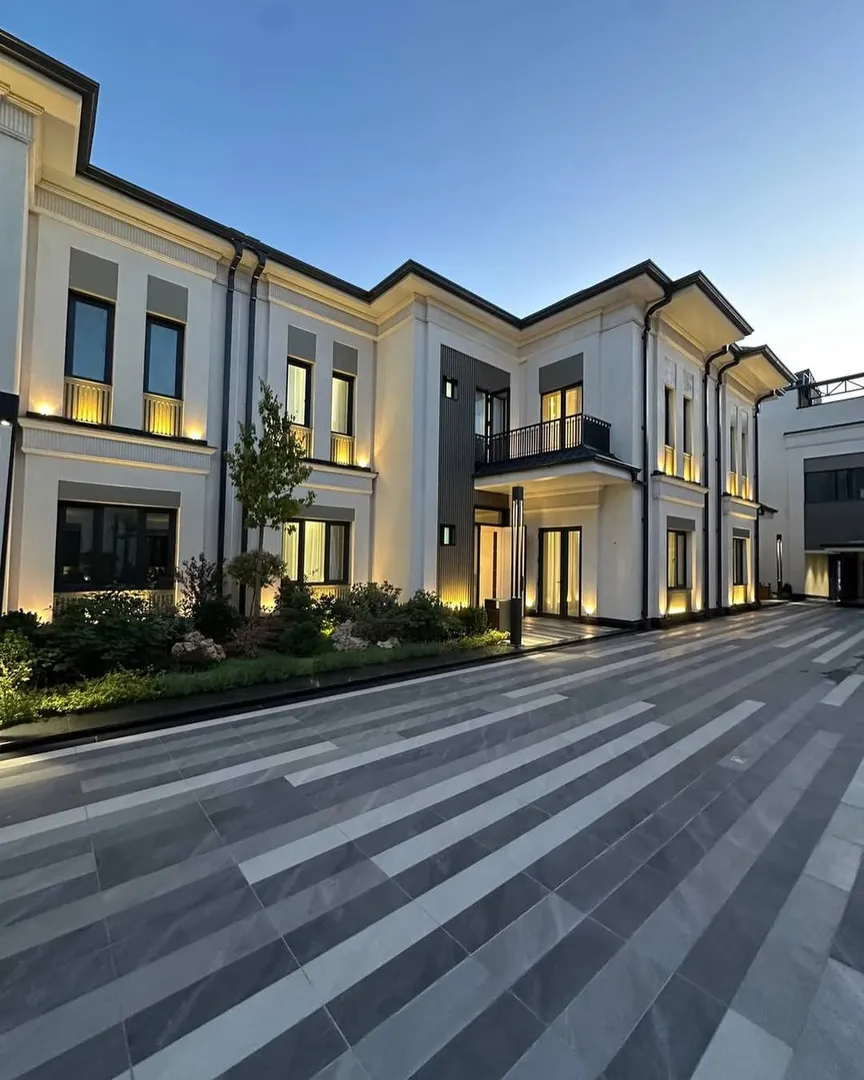 Ҳовли уй, 362 м², 3 қават, 2,7 сот.