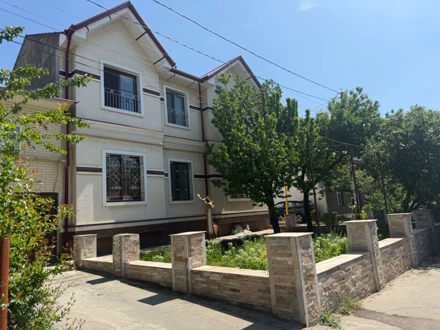 Сотувда уй, 240 м², 2 қаватли, 2,4 га