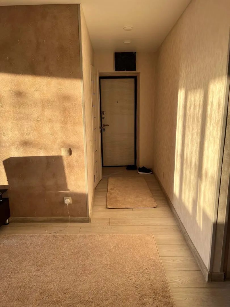 Сотувда 3 хонали квартира, 70 м²