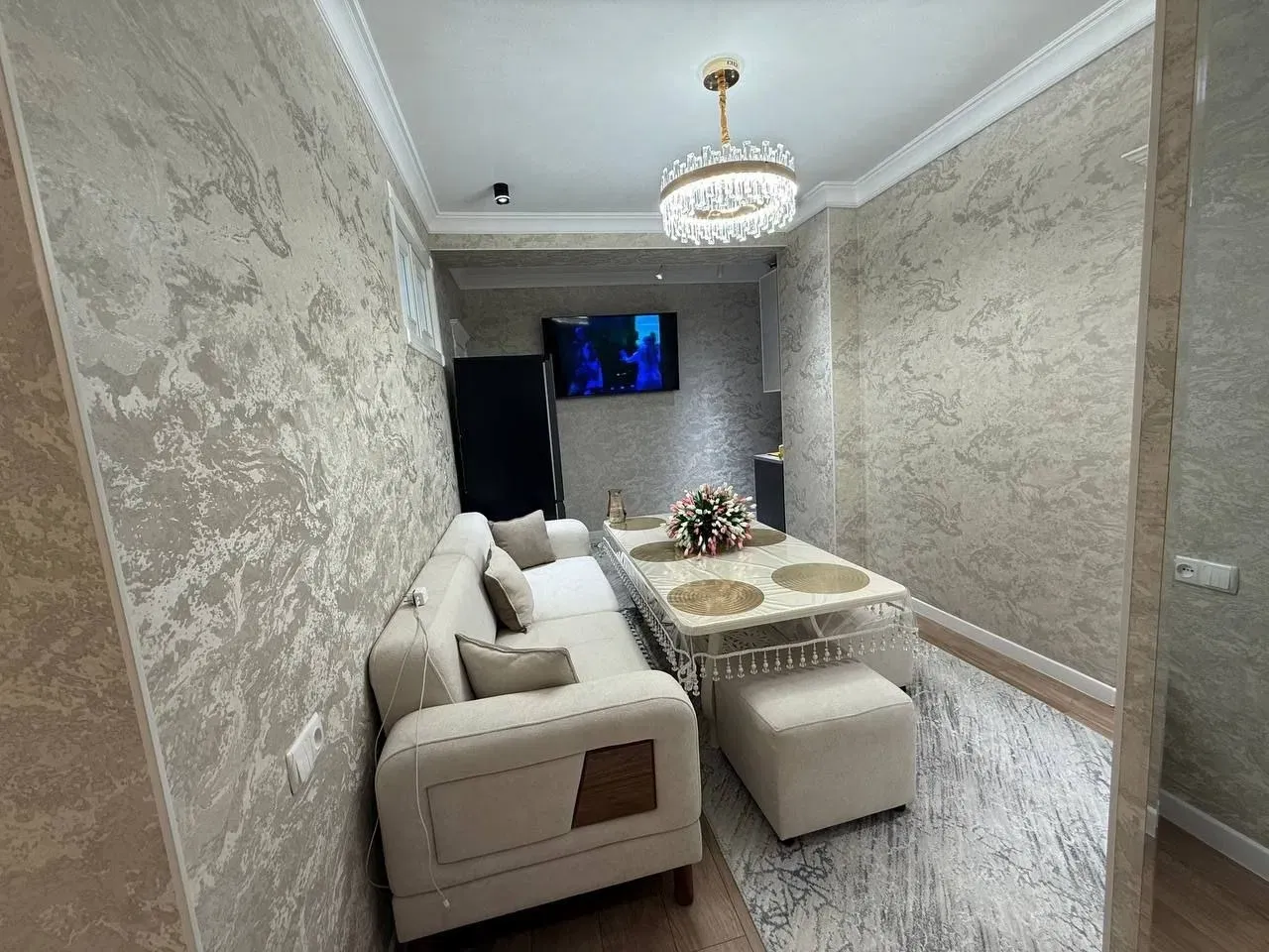 Сотувда 3 хонали квартира, 57 м²