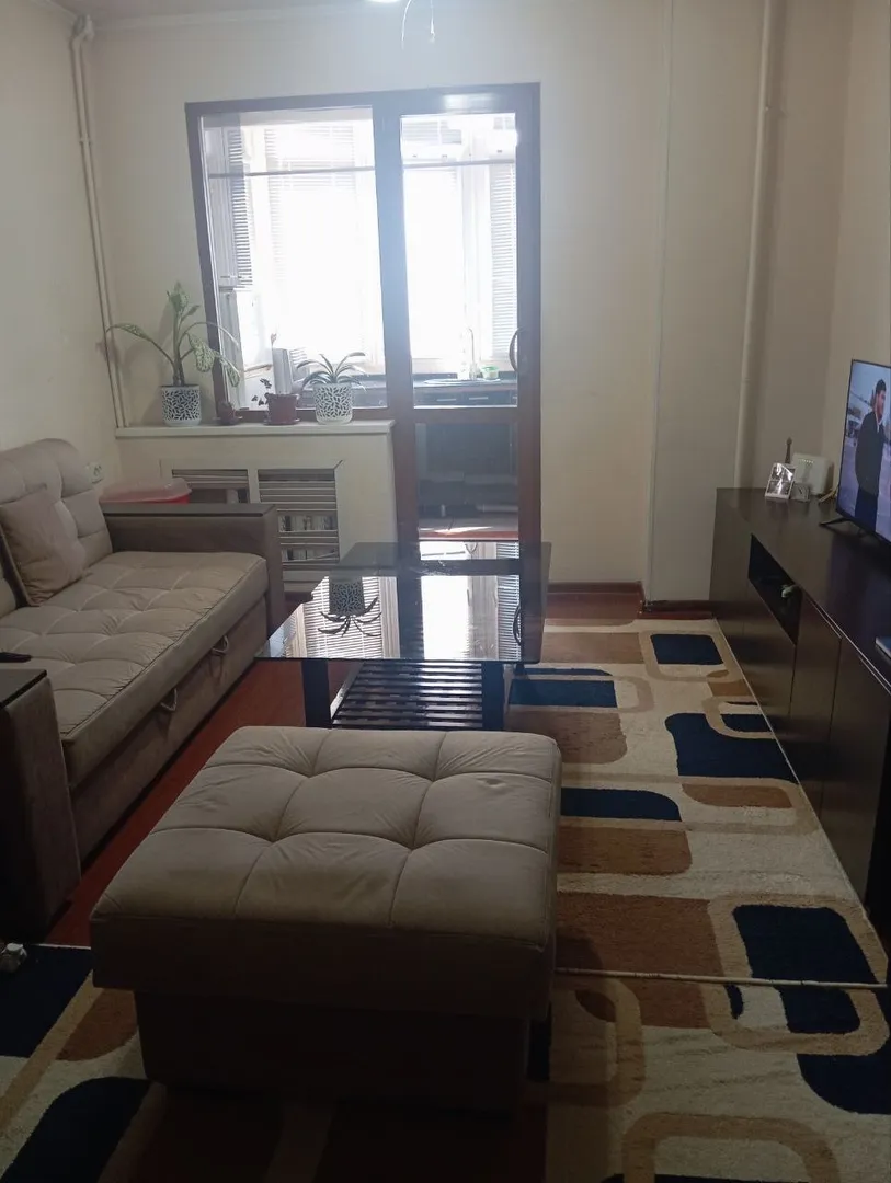 Сотувда 3 хонали квартира, 50 м²