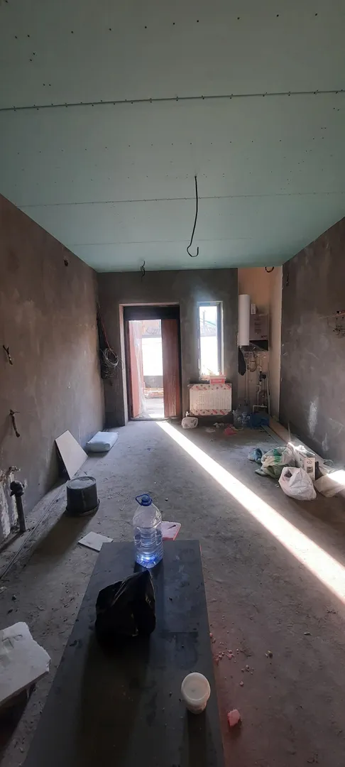 Сотувда уй, 150 м², 3 қаватли, 0,8 сот.