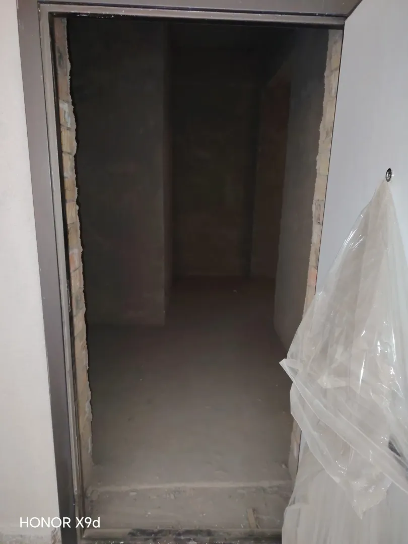 Сотувда 3 хонали квартира, 90 м²