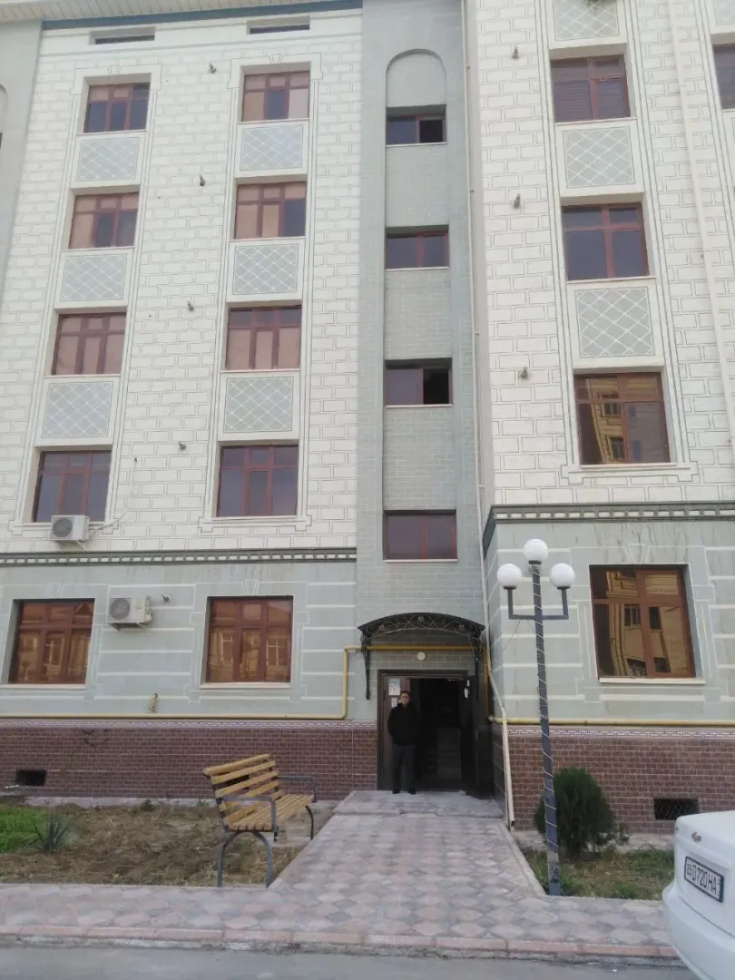 Сотувда 2 хонали квартира, 70 м²