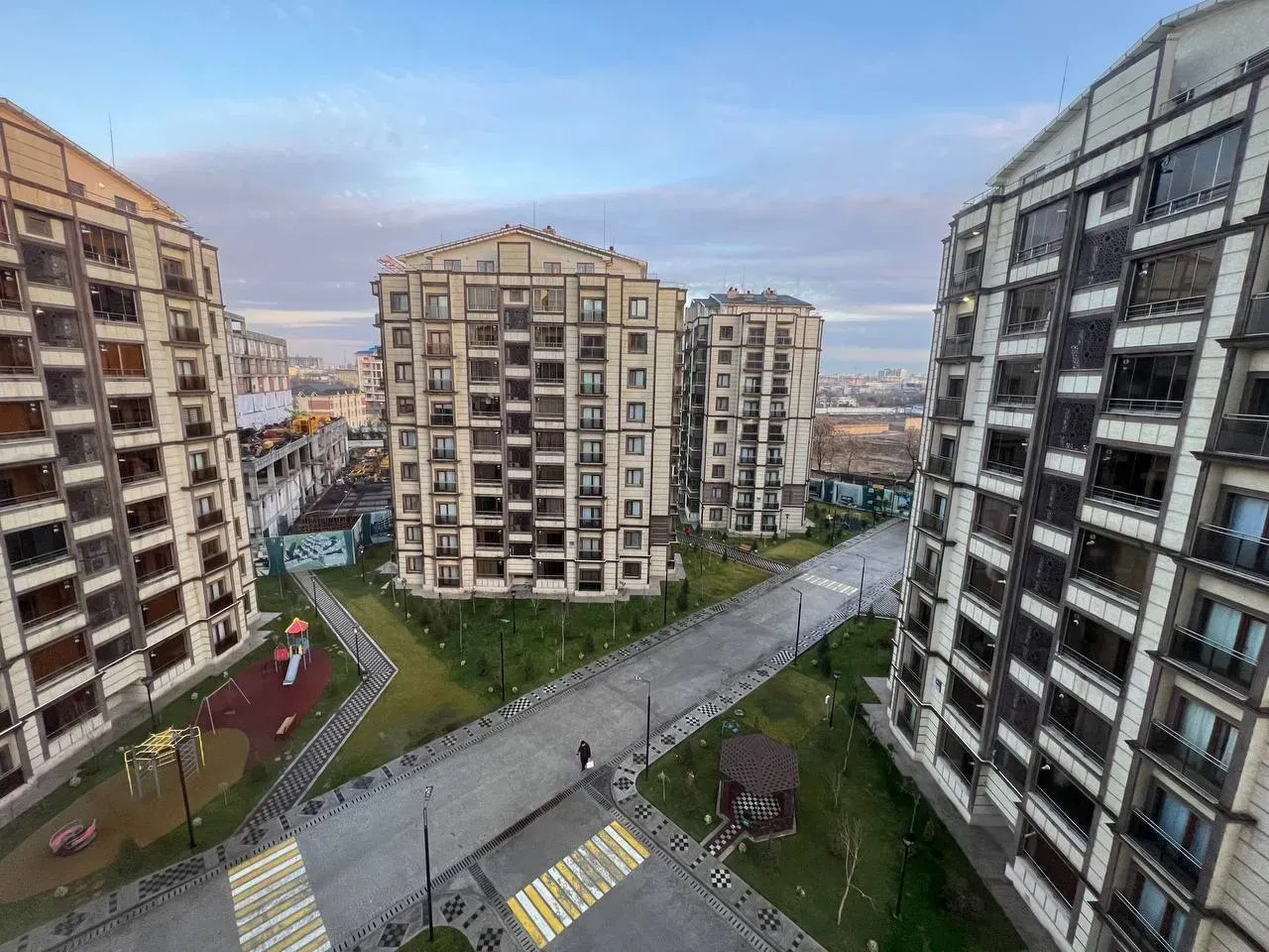 Сотувда 3 хонали квартира, 83 м²