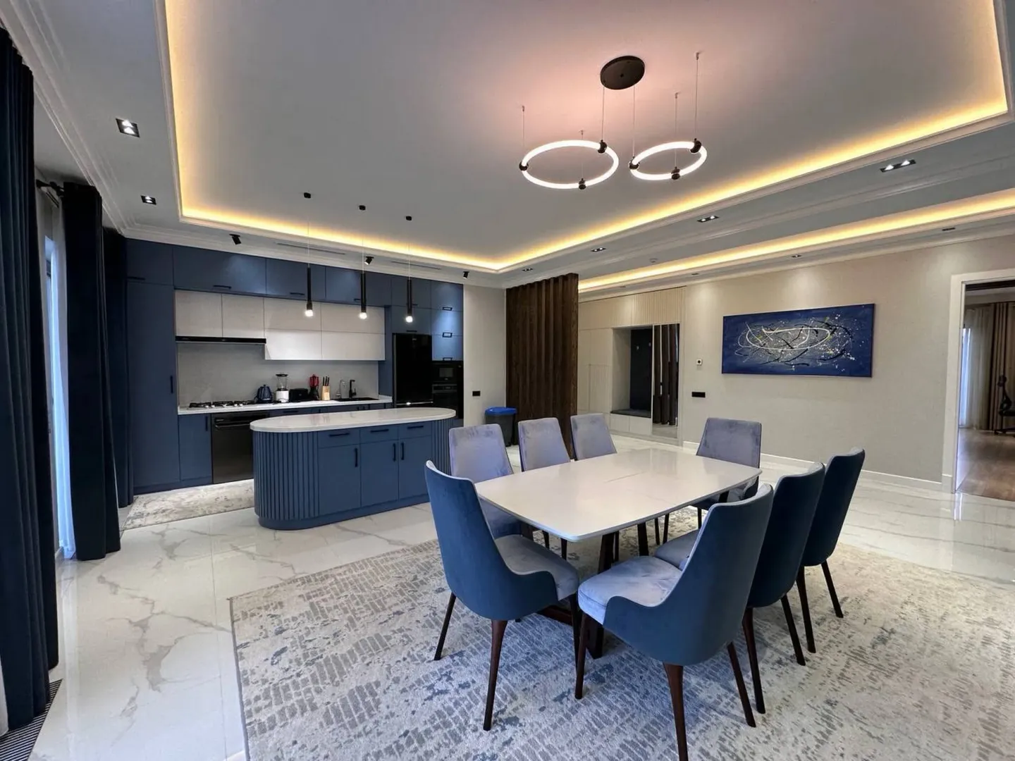 Сотувда 4 хонали квартира, 225 м²