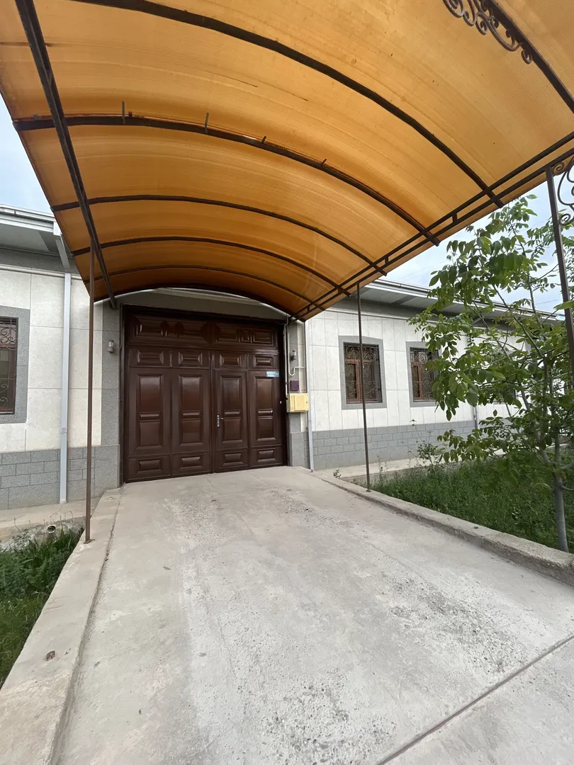 В продаже дом, 300 м², 1 этаж, 6 сот.