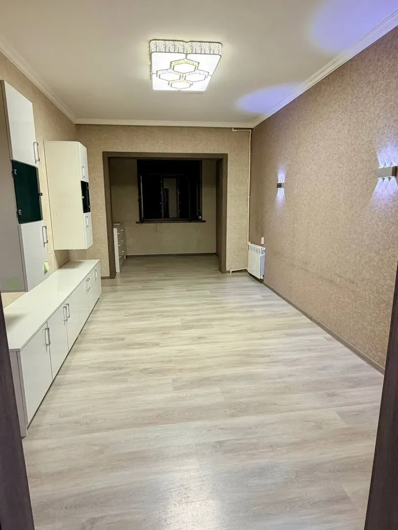 Сотувда 3 хонали квартира, 77 м²