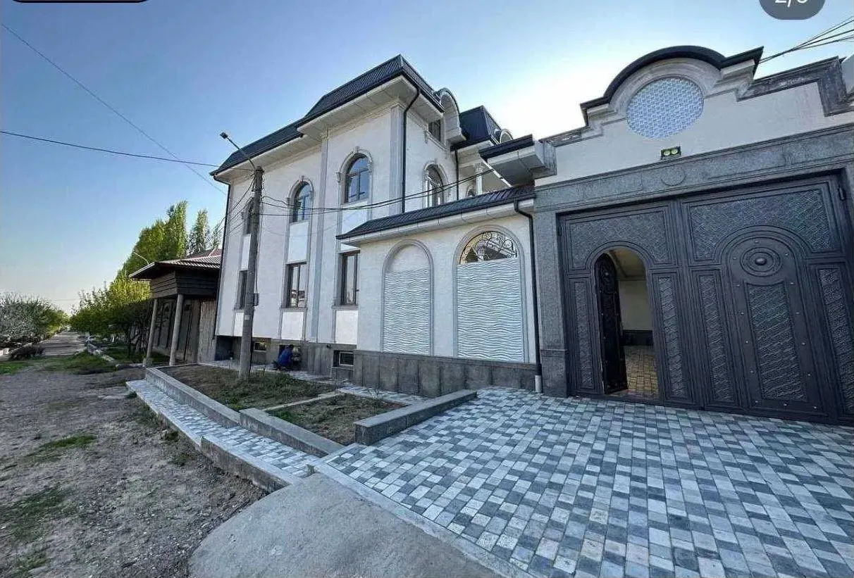 Сотувда уй, 450 м², 2 қаватли, 2,3 сот.