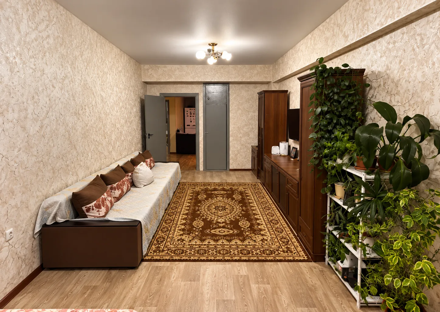 Сотувда 3 хонали квартира, 74 м²