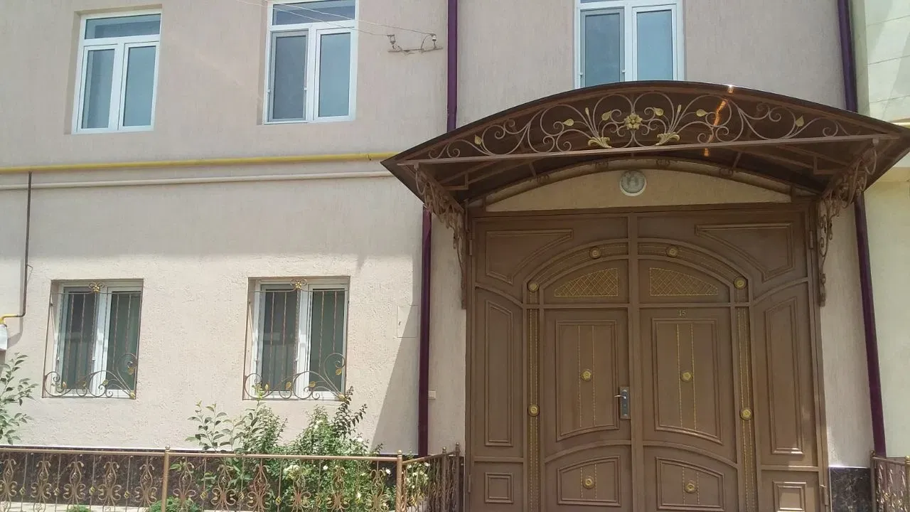 Сотувда уй, 300 м², 2 қаватли, 3 сот.
