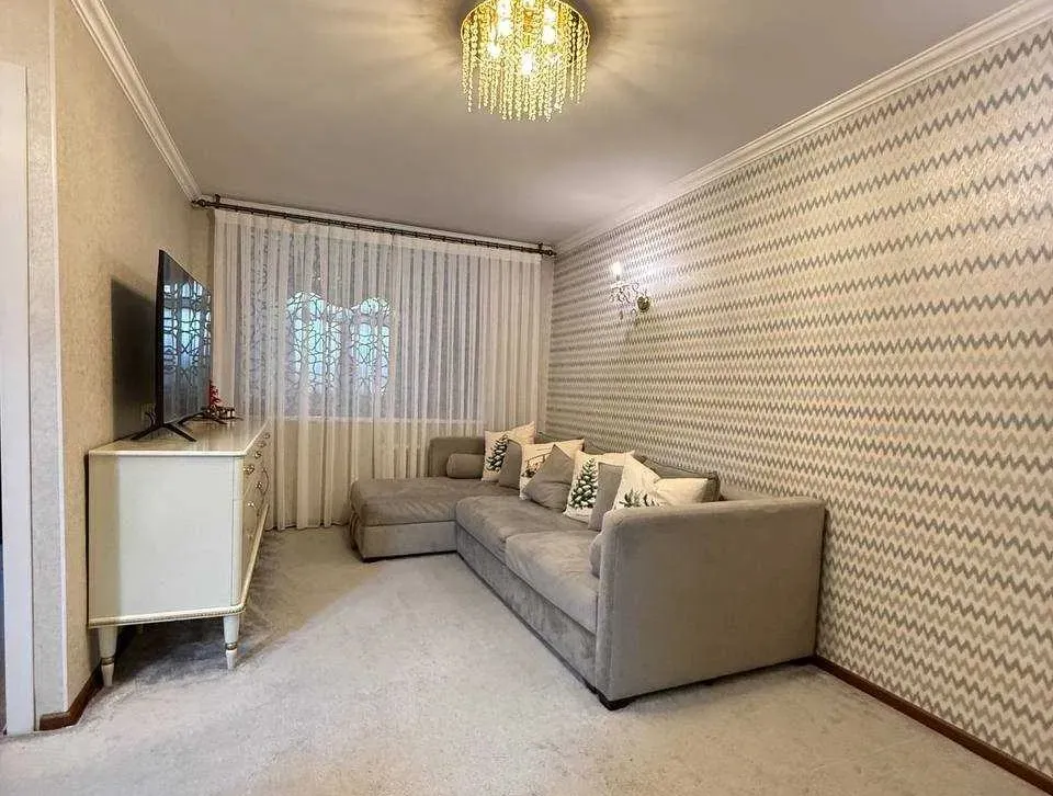 Сотувда 3 хонали квартира, 70 м²