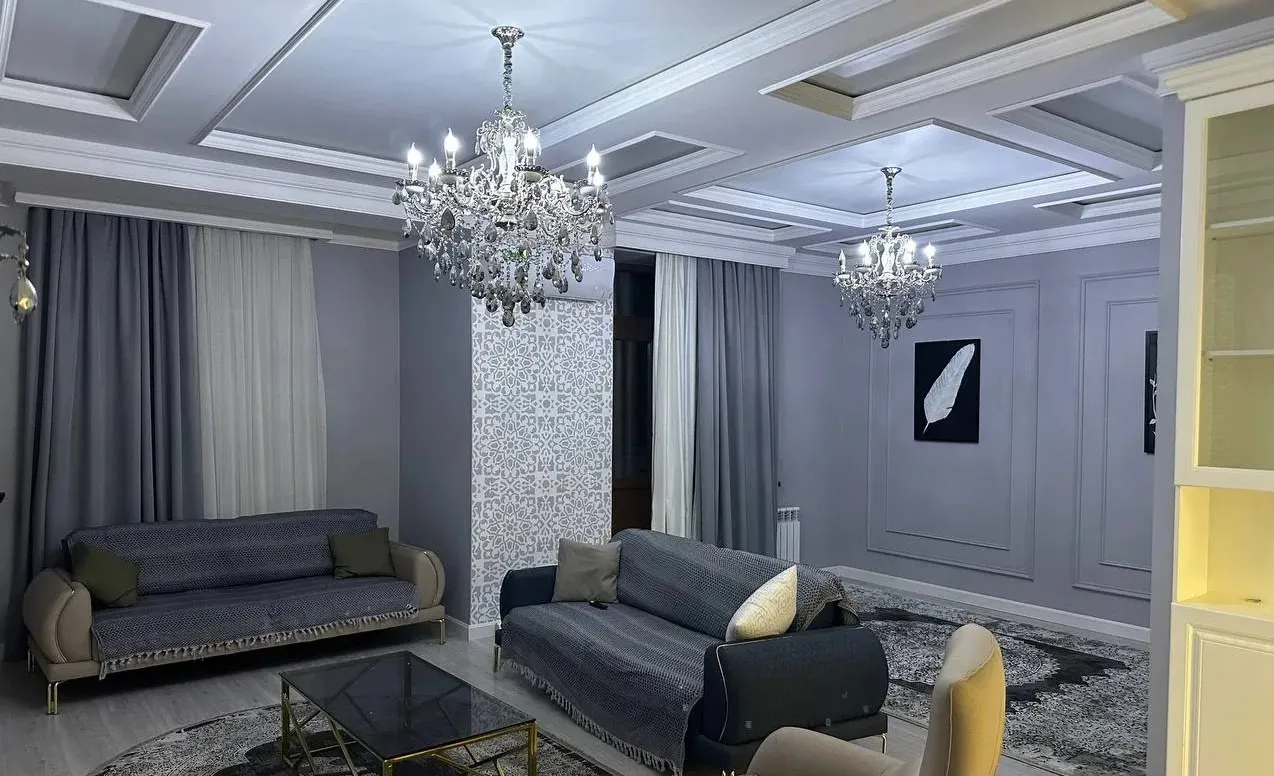 Сотувда 4 хонали квартира, 180 м²