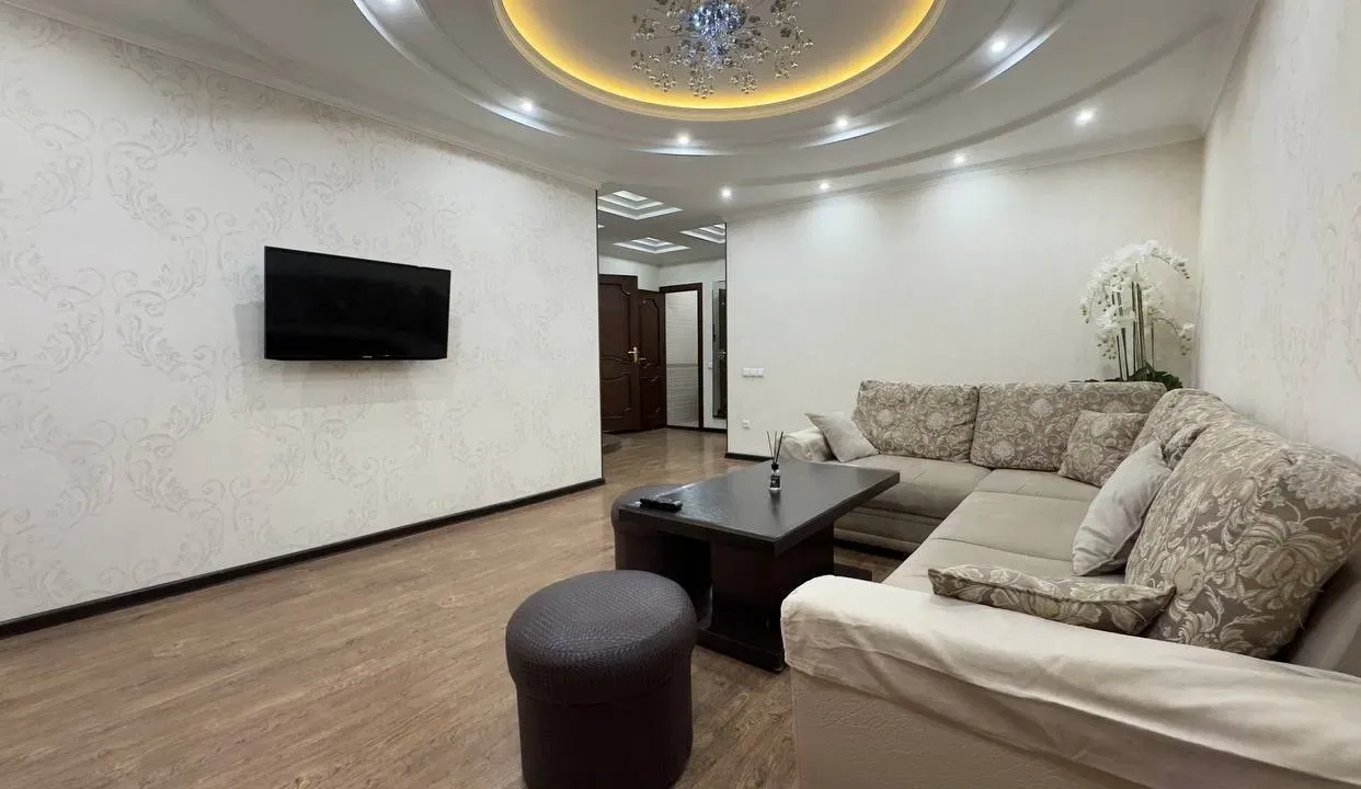 Сотувда 3 хонали квартира, 80 м²