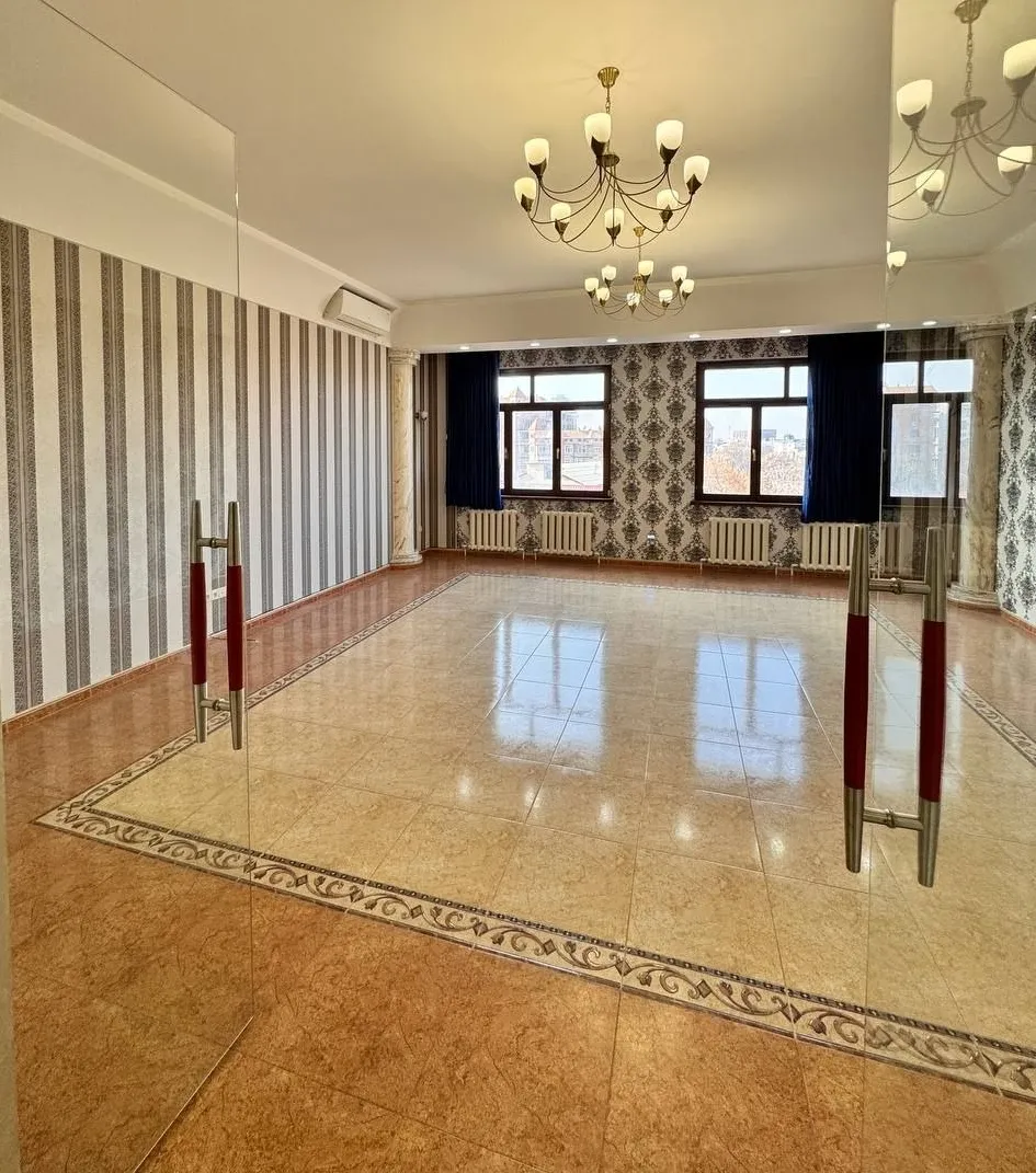 В продаже 4-комн. квартира, 189 м²